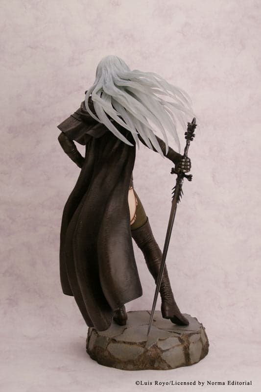 Fantasy Figure Gallery - Luis Royo FFG: Luz Malefic (LUIS ROYO) 1/4 Resin Statue - Image 3