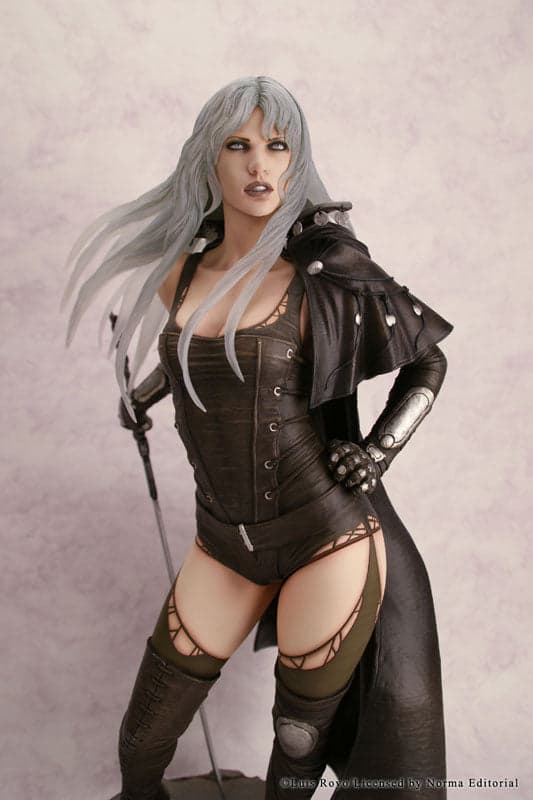 Fantasy Figure Gallery - Luis Royo FFG: Luz Malefic (LUIS ROYO) 1/4 Resin Statue - Image 5